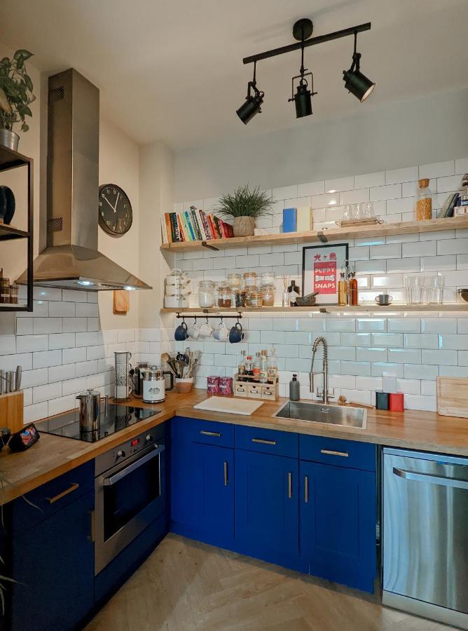 Spacious, Mid-Century 1 Bedroom Apartment Quedgeley Ngoại thất bức ảnh