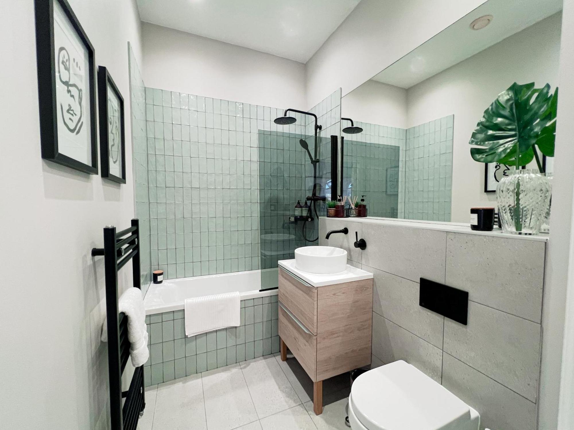 Spacious, Mid-Century 1 Bedroom Apartment Quedgeley Ngoại thất bức ảnh